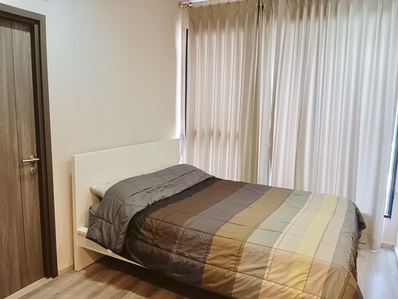 For Rent Ideo Mobi Asoke 1bed 1bath 33rd Floor size 35 sqm Fully Furnished and closed to MRT Petchburi 