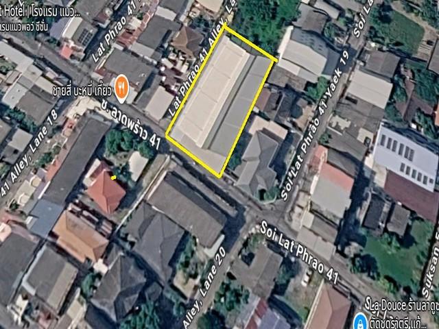 P2173 ขาย โกดัง พร้อมที่ดิน แปลงหัวมุม ลาดพร้าว 41 หน้าปากซอยมีรถไฟฟ้า สถานีภาวนา