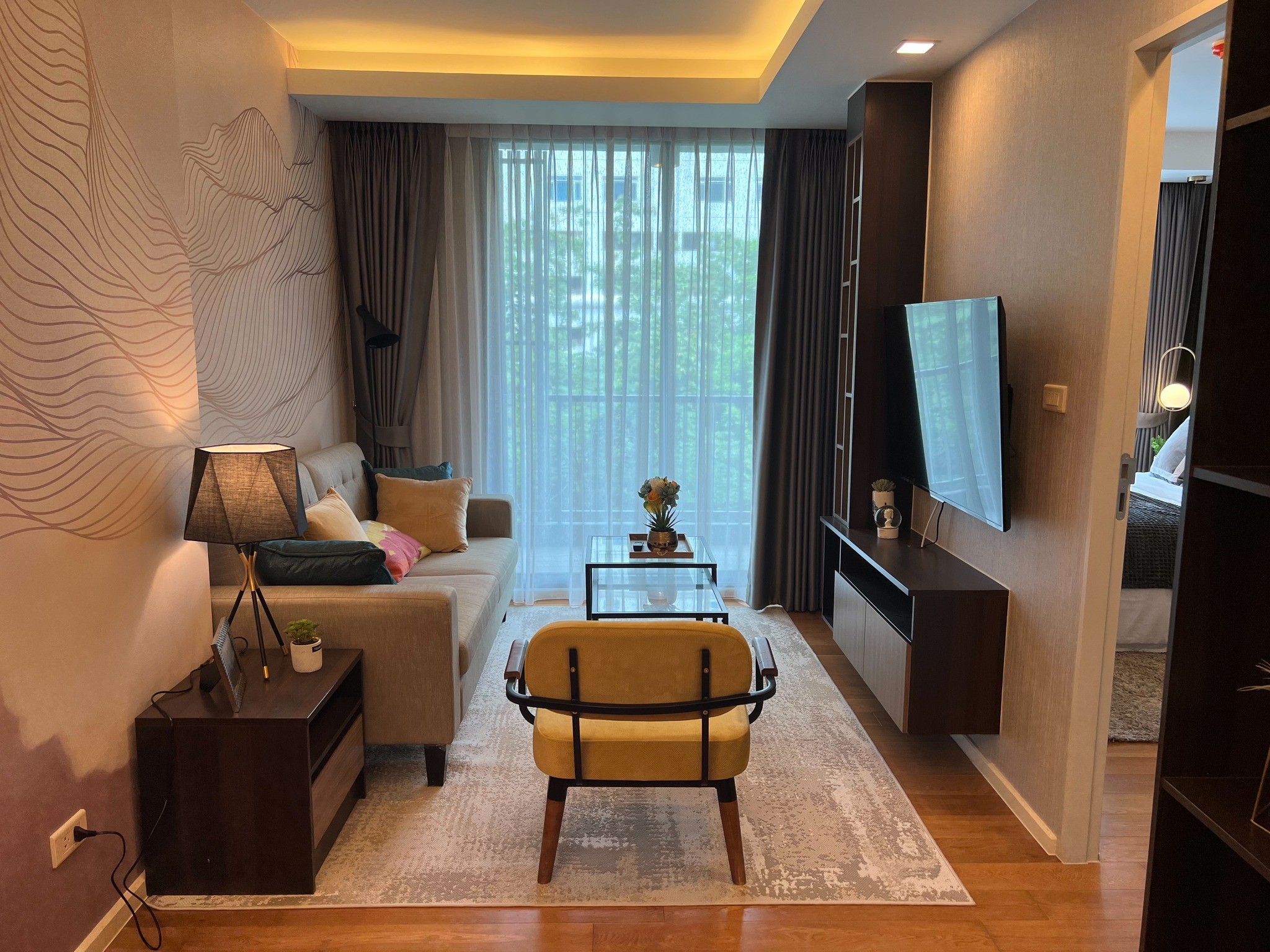 Focus Ploenchit Spacious Private Clean 3rd Floor BTS Ploenchit